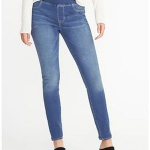 Old Navy Rockstar pull on jeggings